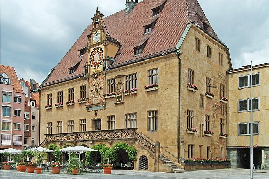 Rathäuser: Spätrenaissancefassade des Rathauses in Heilbronn, nach dem Krieg rekonstruiert
